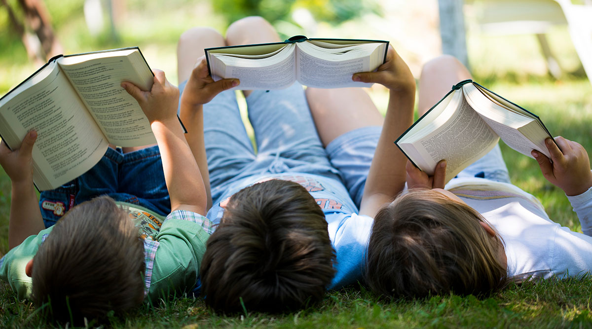 Kids reading books